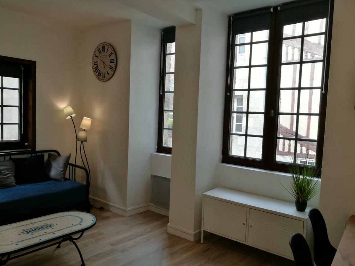 Les Regrattiers Apartment